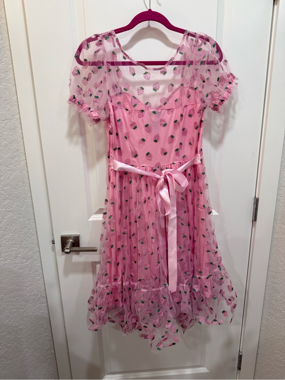 Sweet Society Pink Strawberry Mesh Puff Sleeve Midi Dress Size Small - Picture 7 of 9